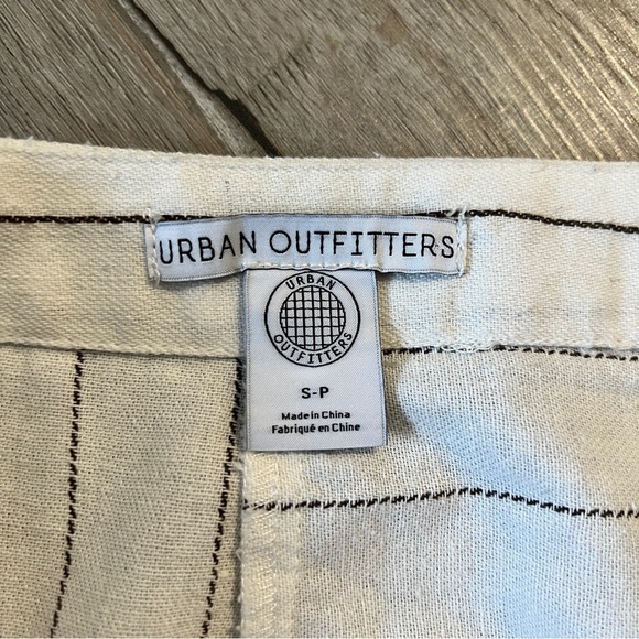🔥SALE - any 4/$20.  Urban Outfitters Mini Skirt - Picture 2 of 4